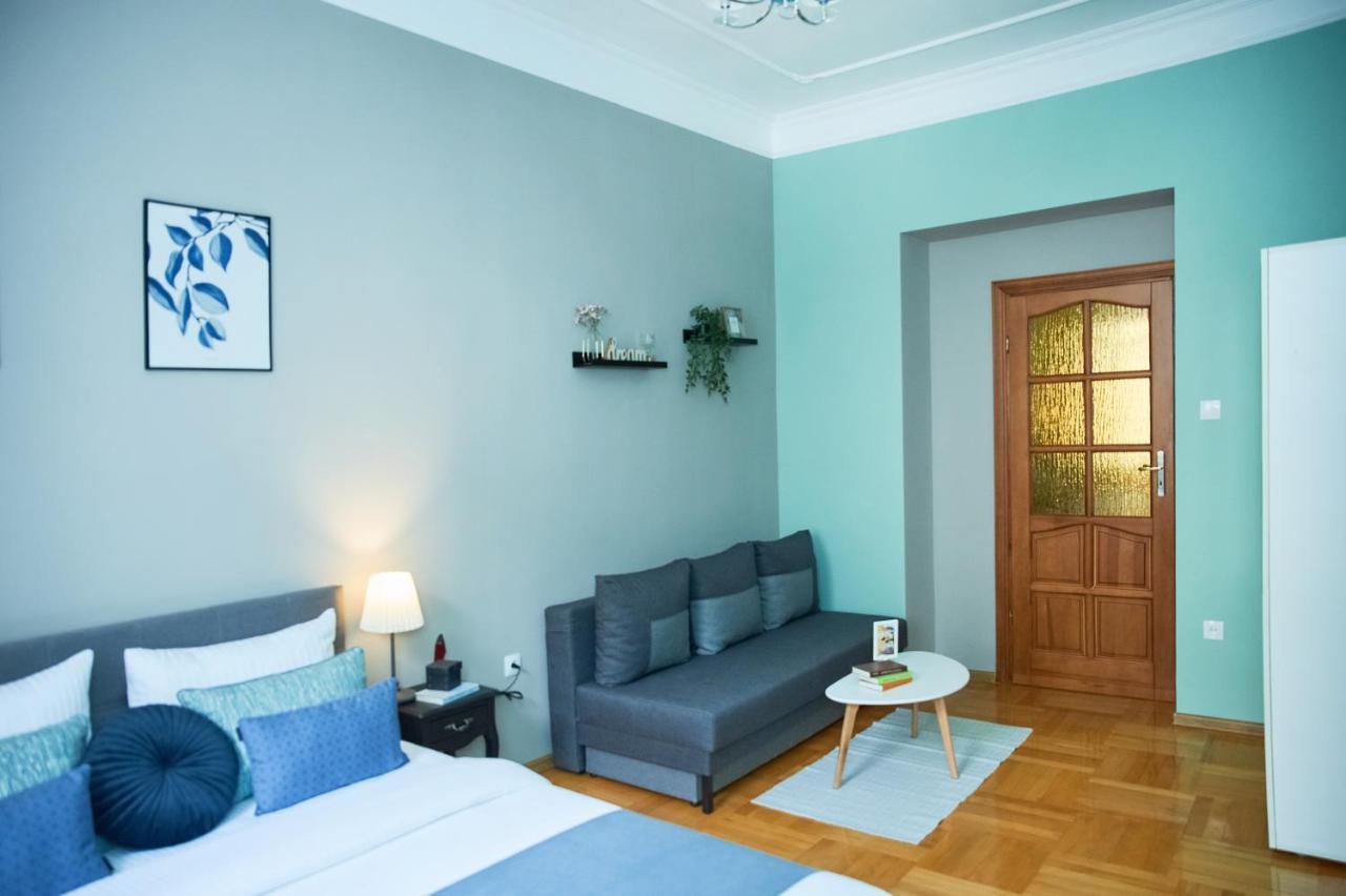 Cozy Apartment, 5Mins To Opera Lviv Exteriör bild