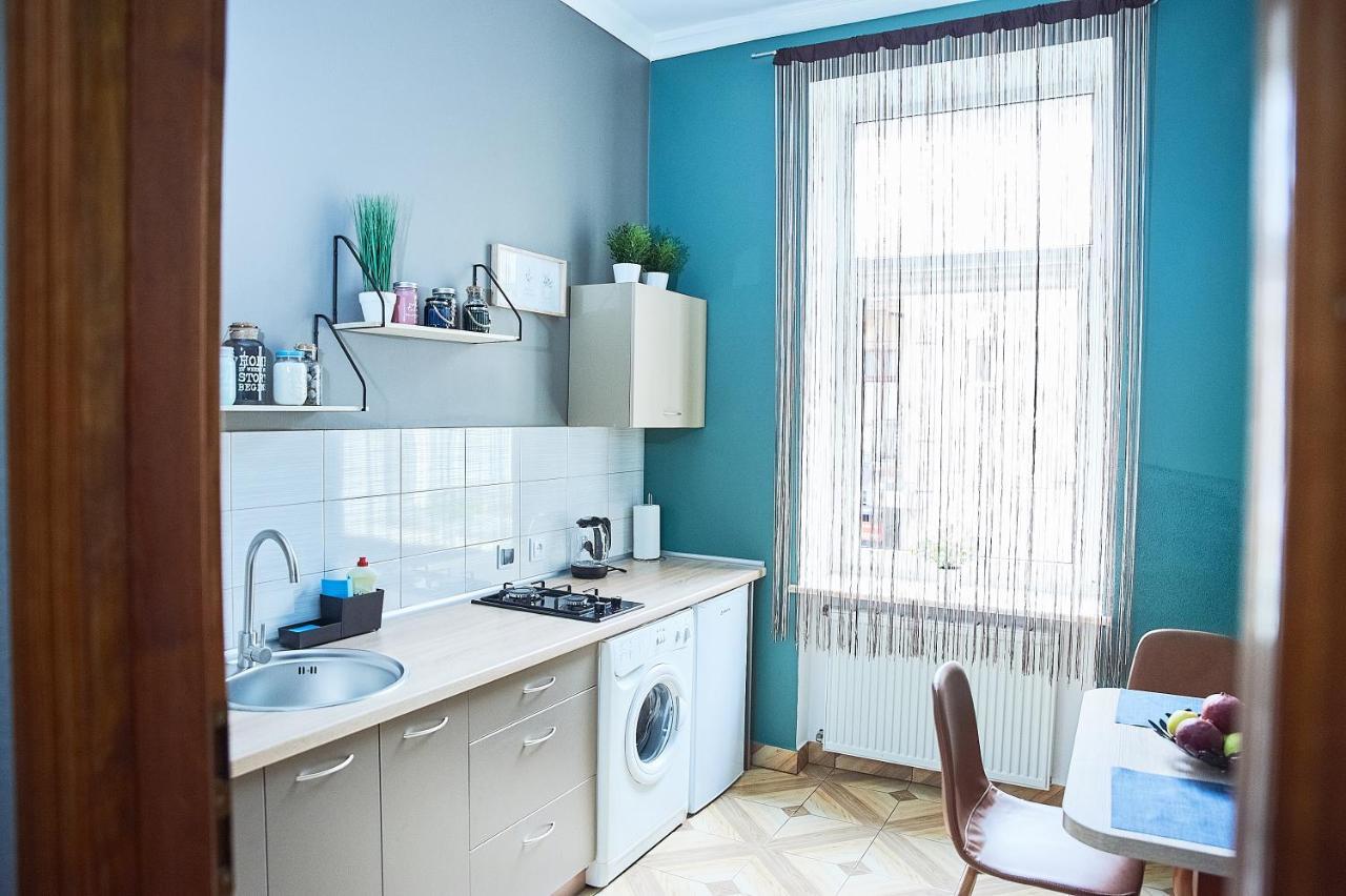 Cozy Apartment, 5Mins To Opera Lviv Exteriör bild