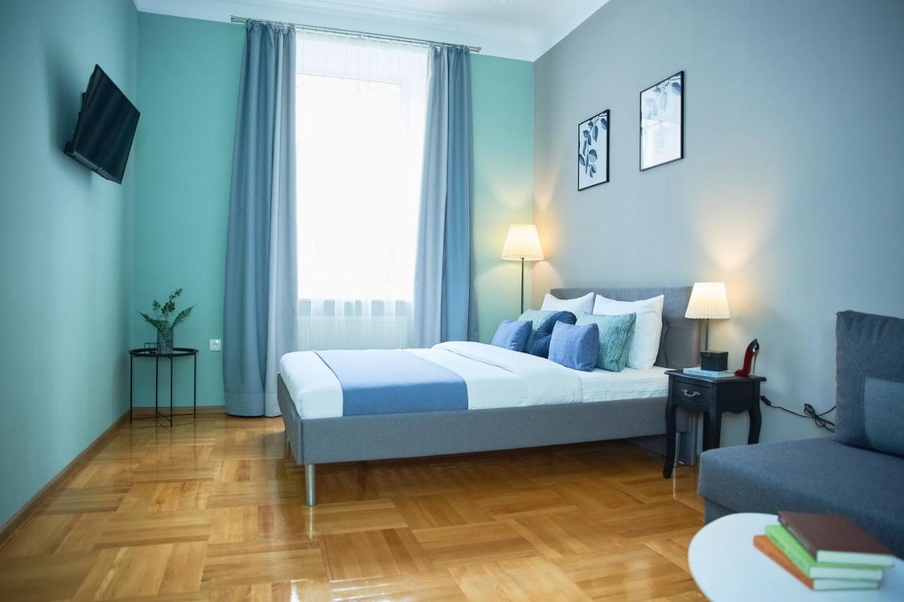 Cozy Apartment, 5Mins To Opera Lviv Exteriör bild
