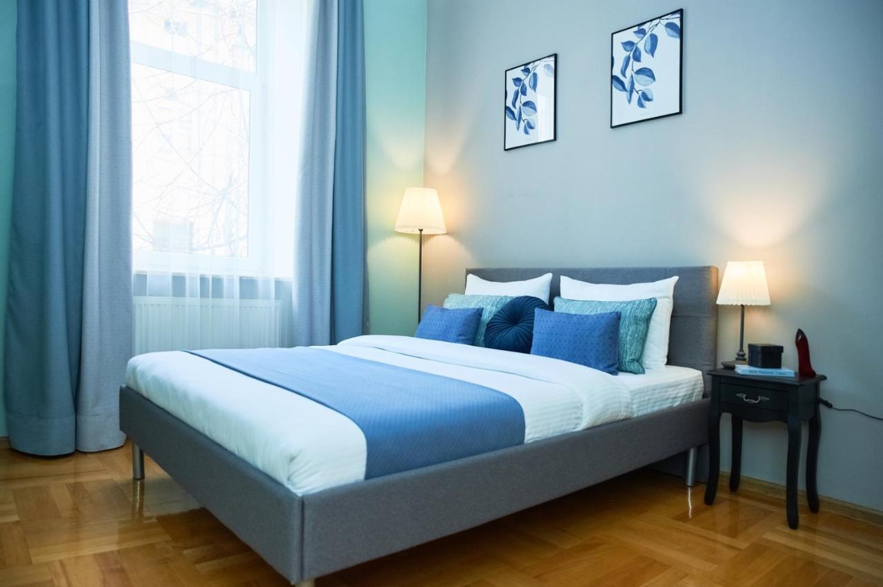 Cozy Apartment, 5Mins To Opera Lviv Exteriör bild